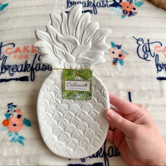 ๐ Textured White Pineapple Kitchen Spoon Rest ๐ - Picture 3 of 4